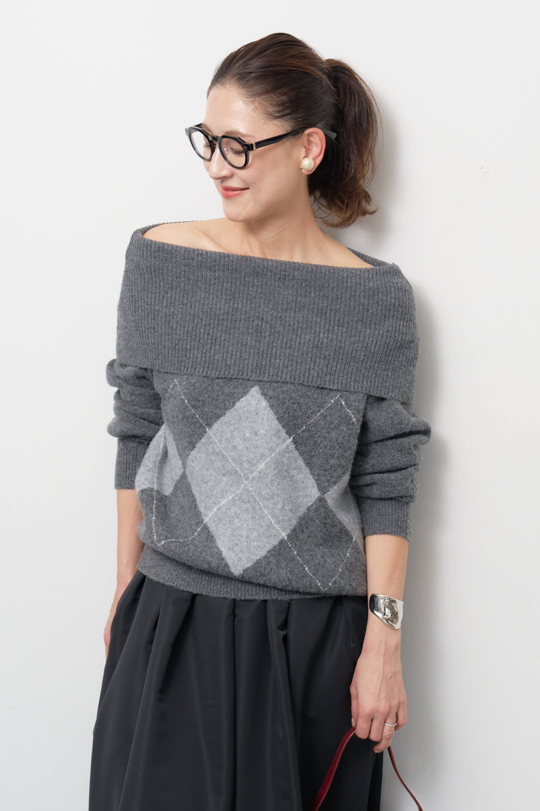 アーガイルオフショルニット