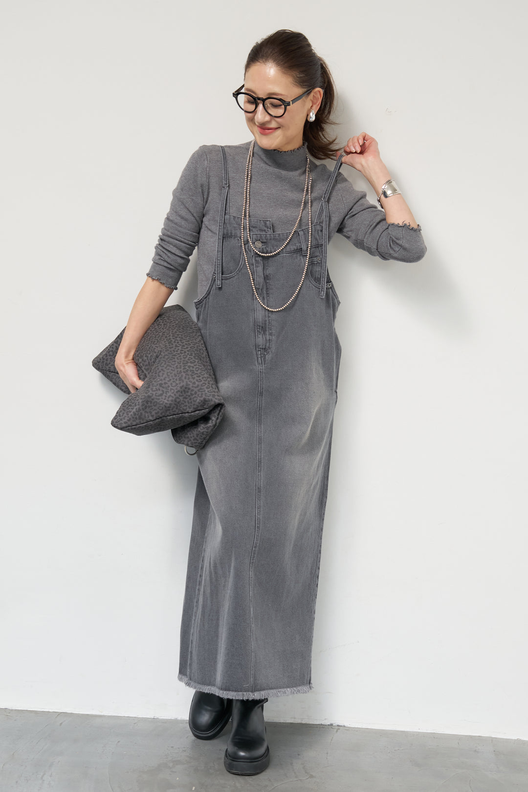 フリルタートルネックニット