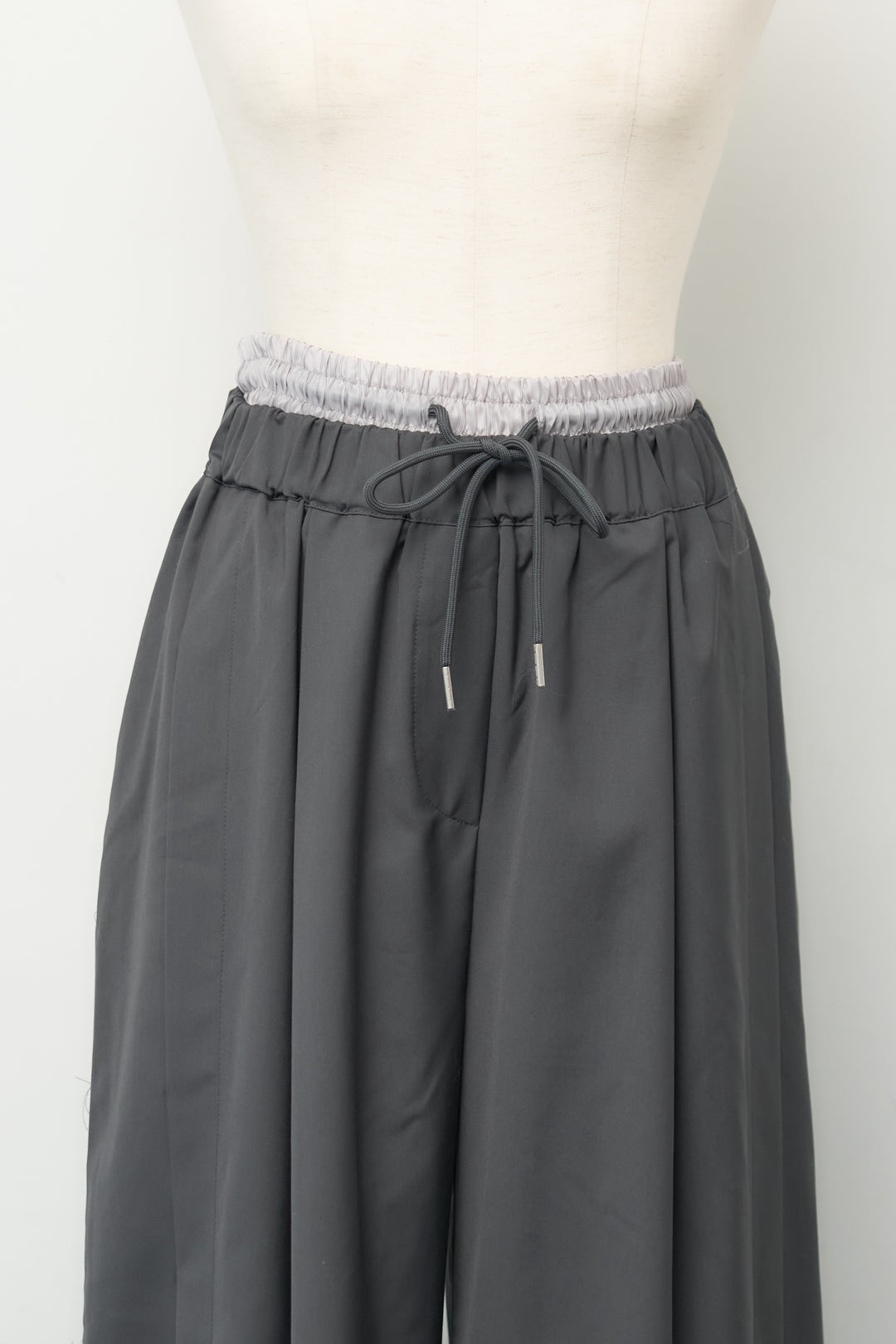 [SET]ウエストレイヤード ワイドパンツ+フロントジップ ポンチョライクブルゾン(2set)