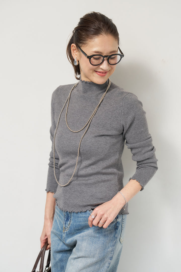 フリルタートルネックニット