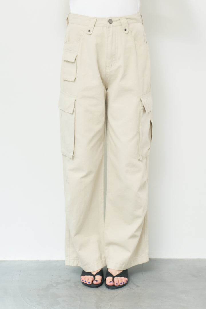 ストレートカーゴパンツ