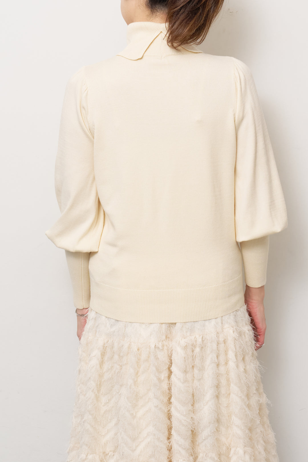 パフスリーブタートルネックニット