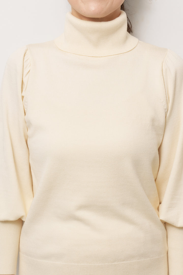 パフスリーブタートルネックニット