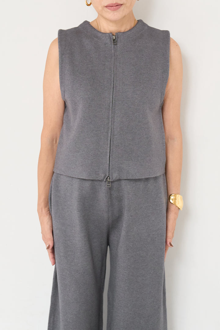 ジップベストニット＋ニットパンツ