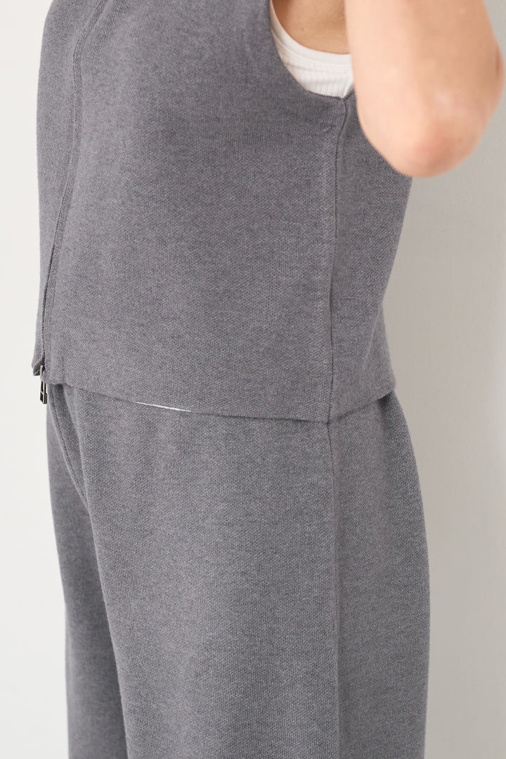 ジップベストニット＋ニットパンツ
