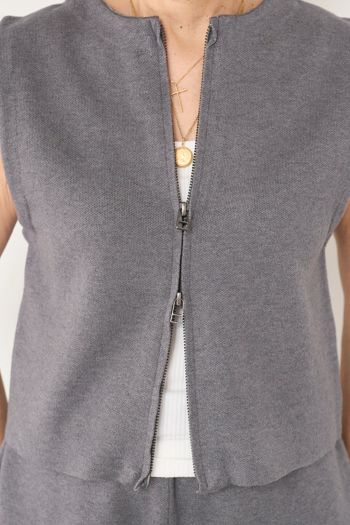 ジップベストニット＋ニットパンツ