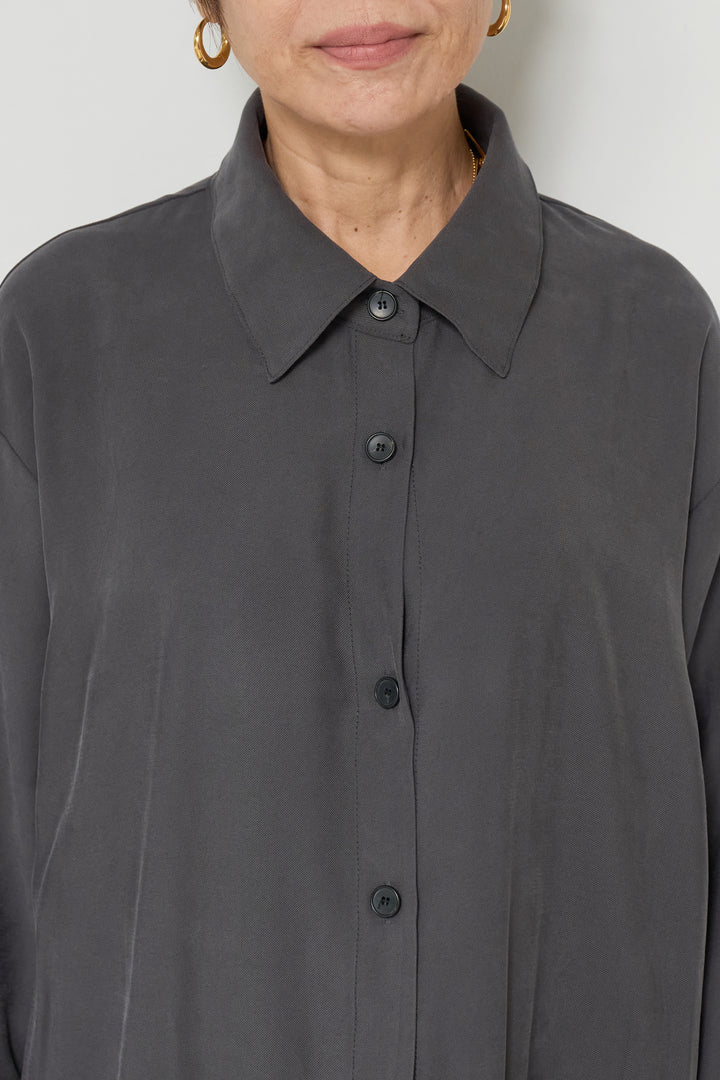 スカーフ巻きシャツワンピース