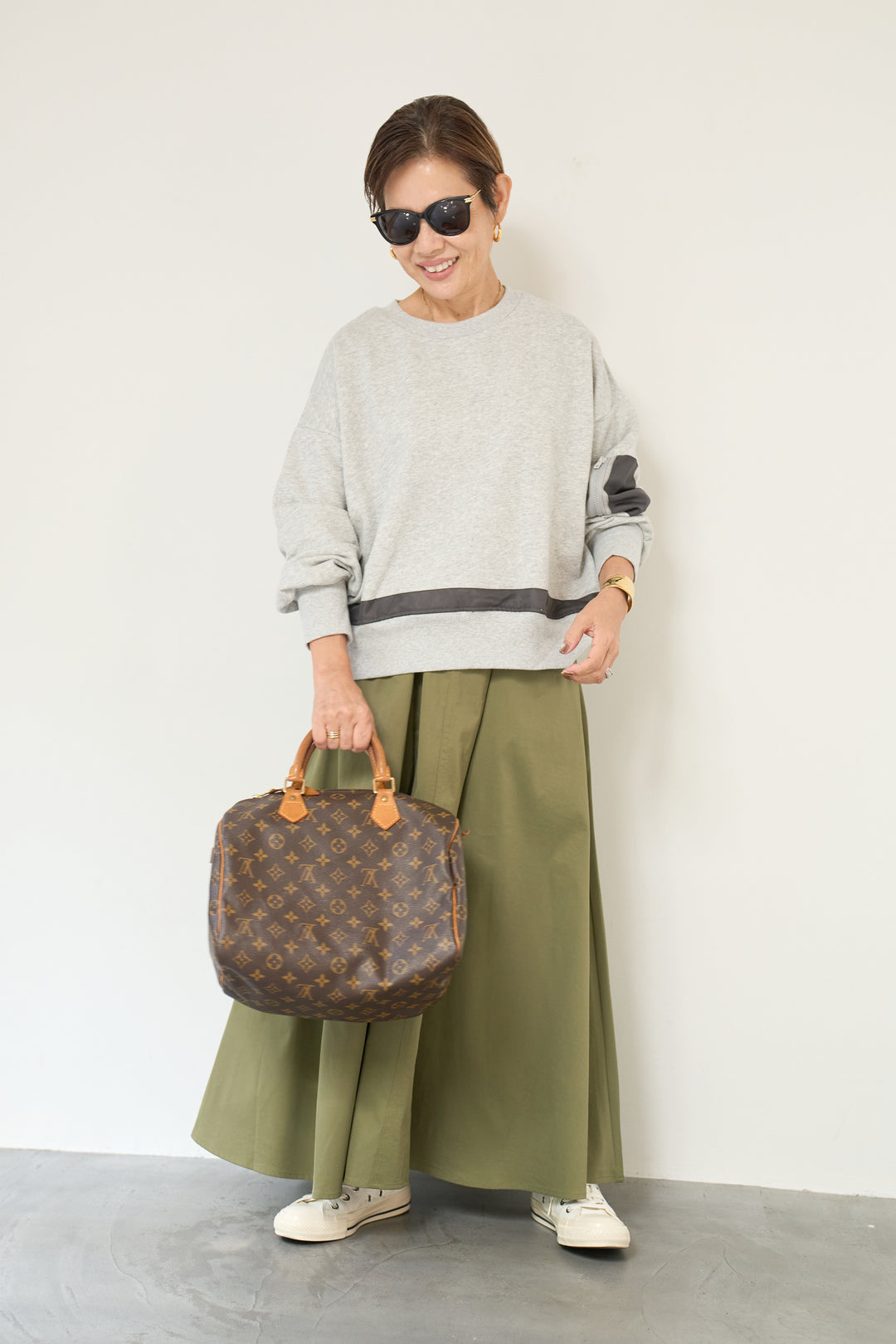 テープ配色デザイン裏毛プルオーバー