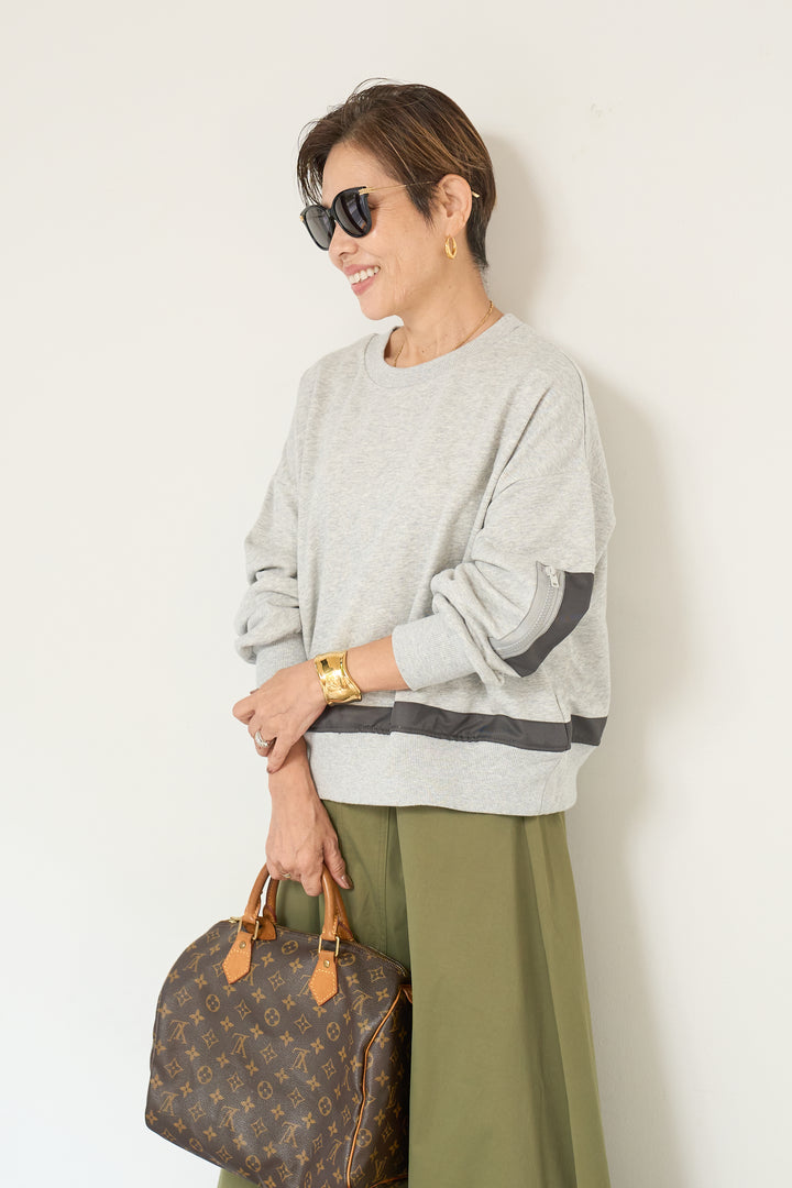 テープ配色デザイン裏毛プルオーバー