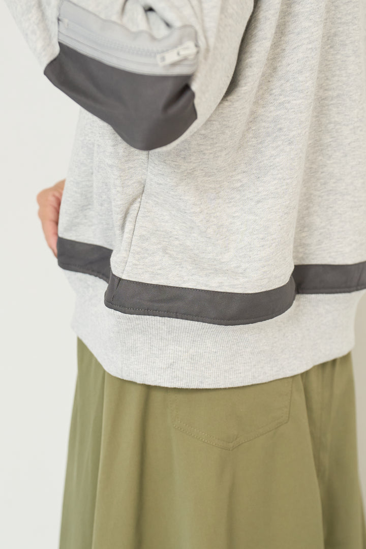 テープ配色デザイン裏毛プルオーバー