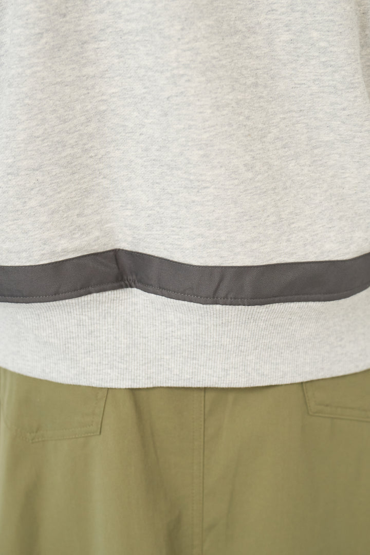 テープ配色デザイン裏毛プルオーバー