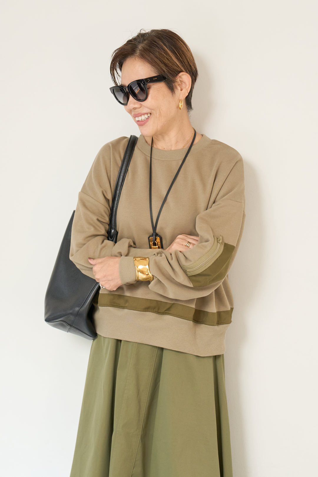 テープ配色デザイン裏毛プルオーバー