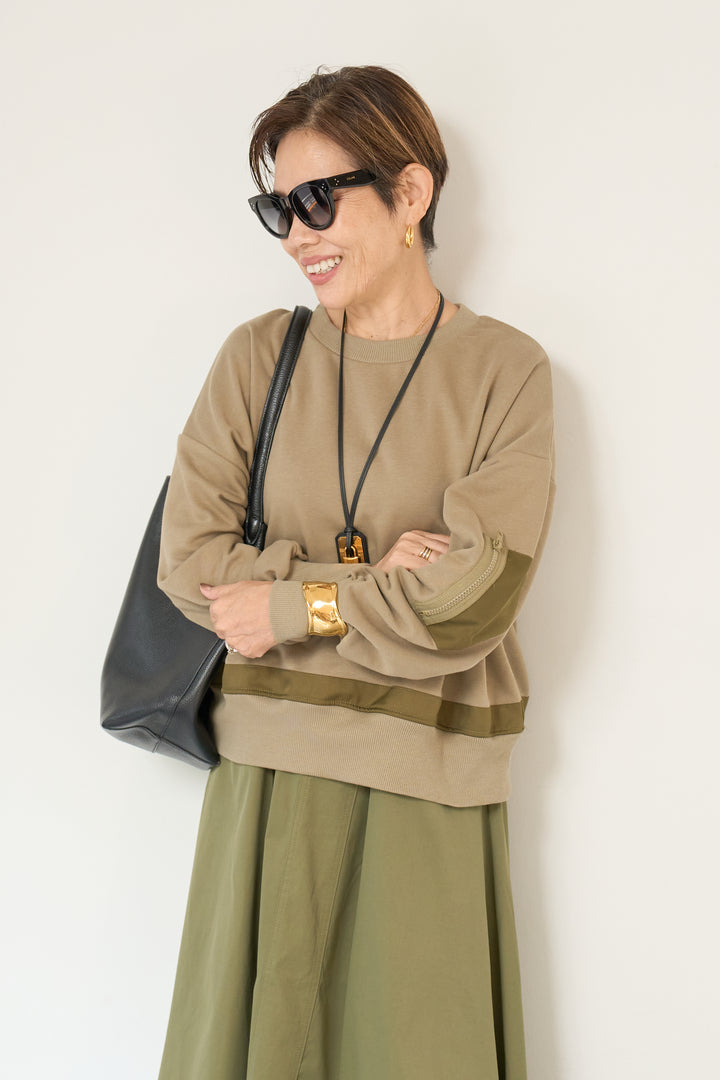 テープ配色デザイン裏毛プルオーバー