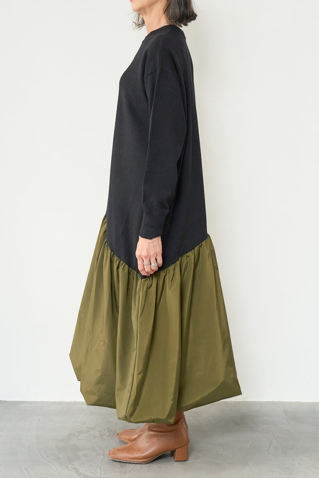 裾バルーン切替ワンピース