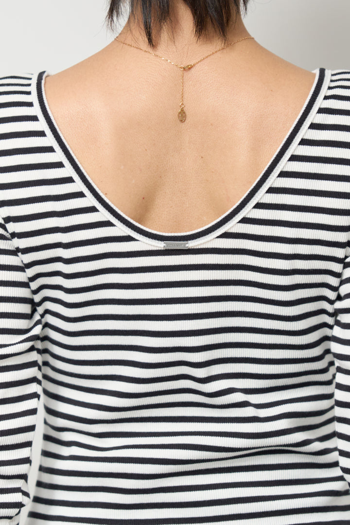 バックUネックボーダーカットソー