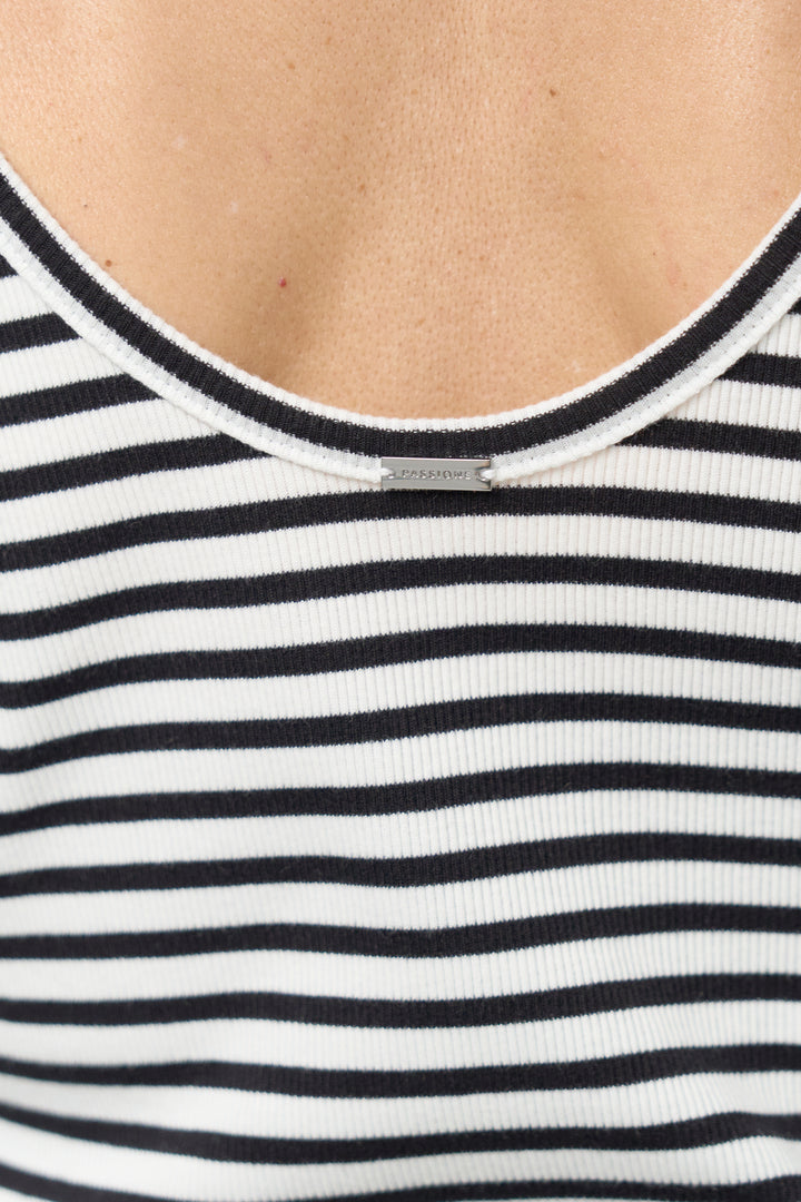 バックUネックボーダーカットソー