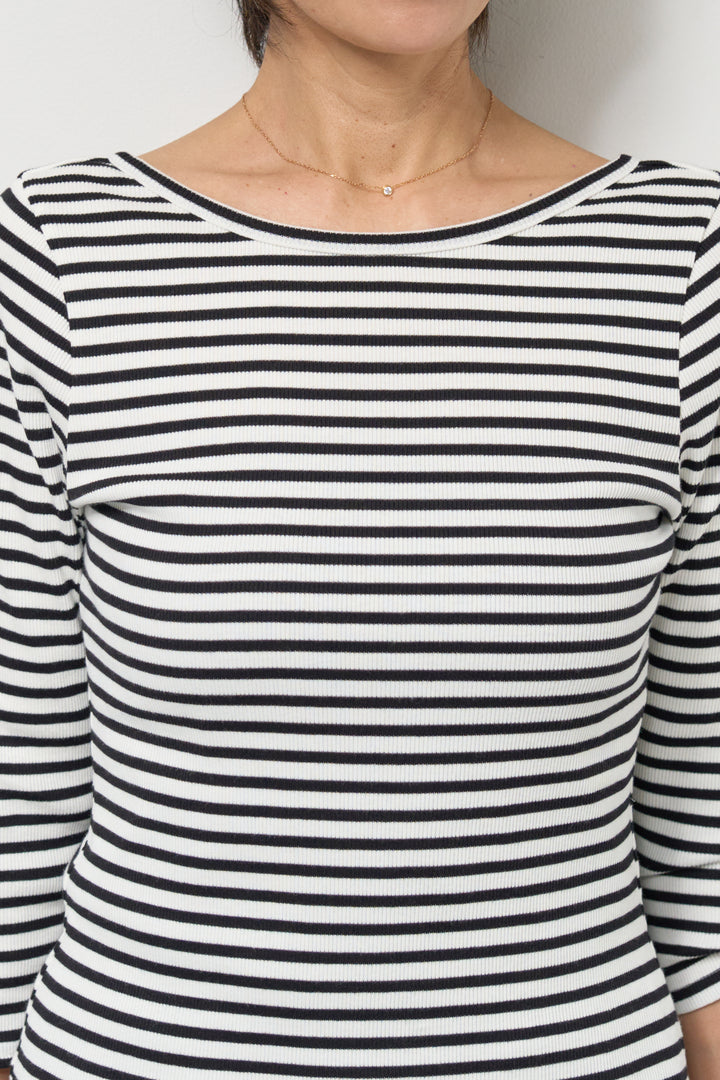 バックUネックボーダーカットソー