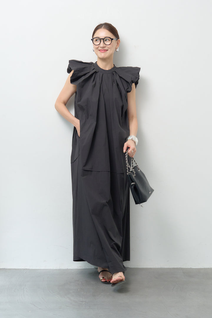 ボリュームショルダーギャザーワンピース