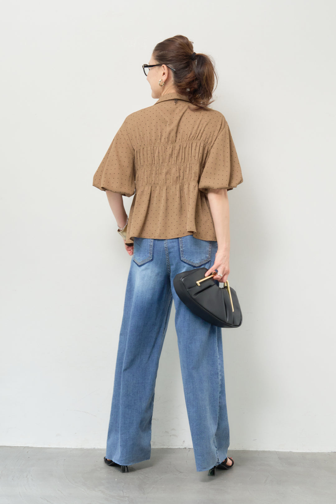 ドット柄シャーリングブラウス