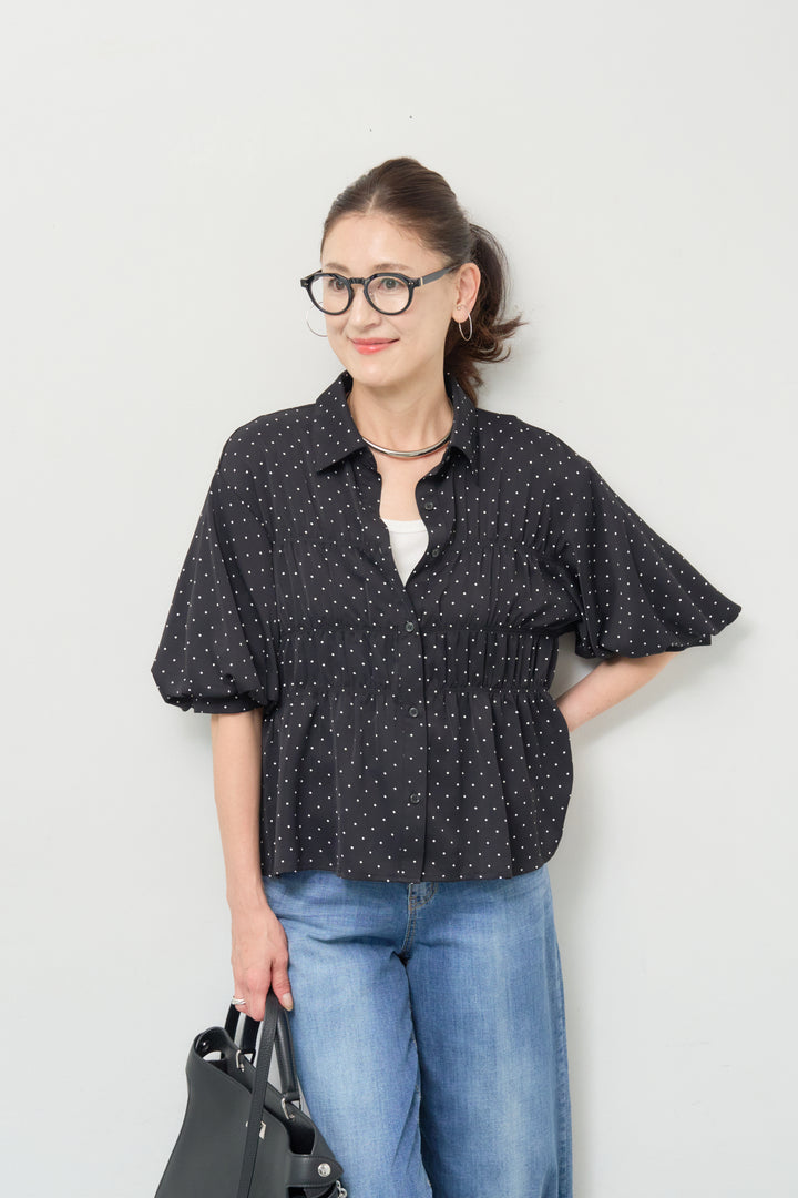 ドット柄シャーリングブラウス
