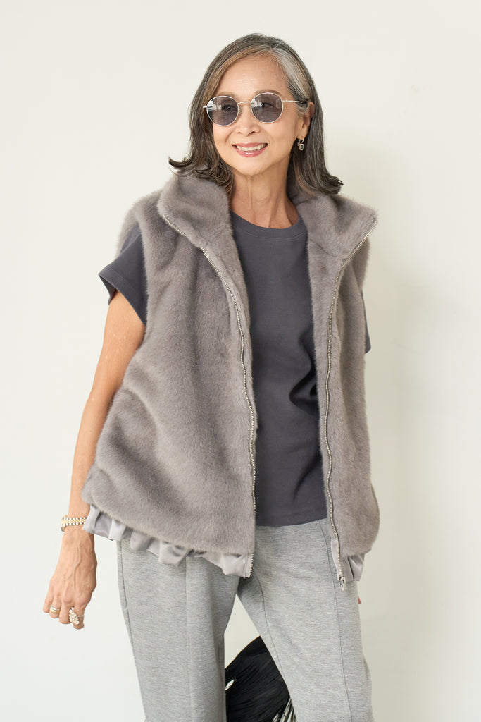 ESMOK Aライン　エコファー　ベスト A line fur vest beige | ESMOK