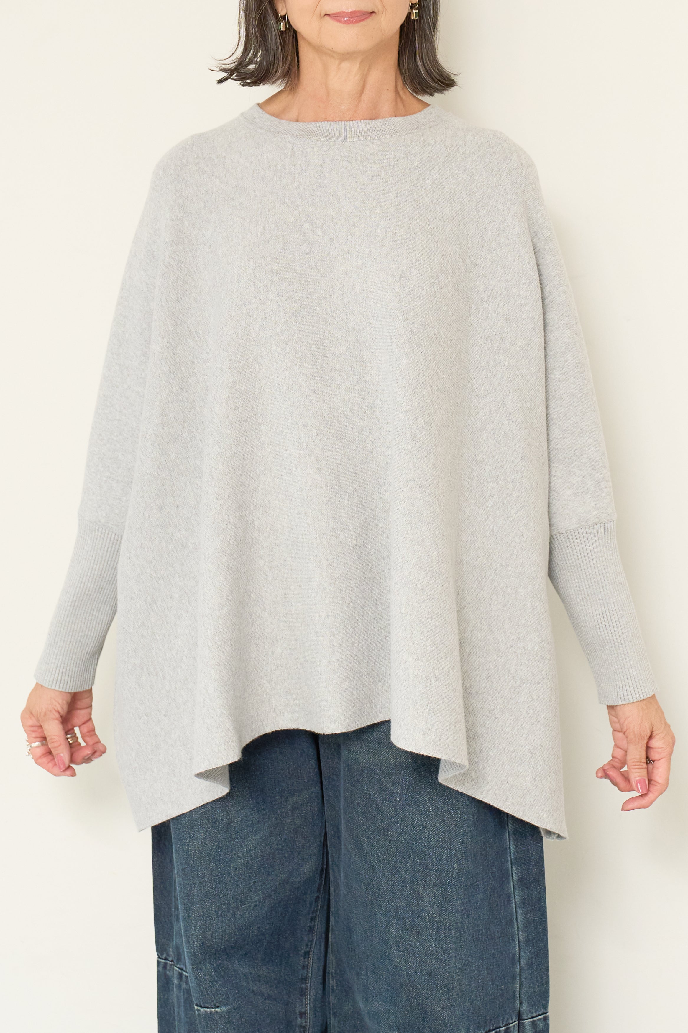 PLUS OTO.HA.  ウォッシャブルポンチョニット  白 ウォッシャブルポンチョニット – plusotoha