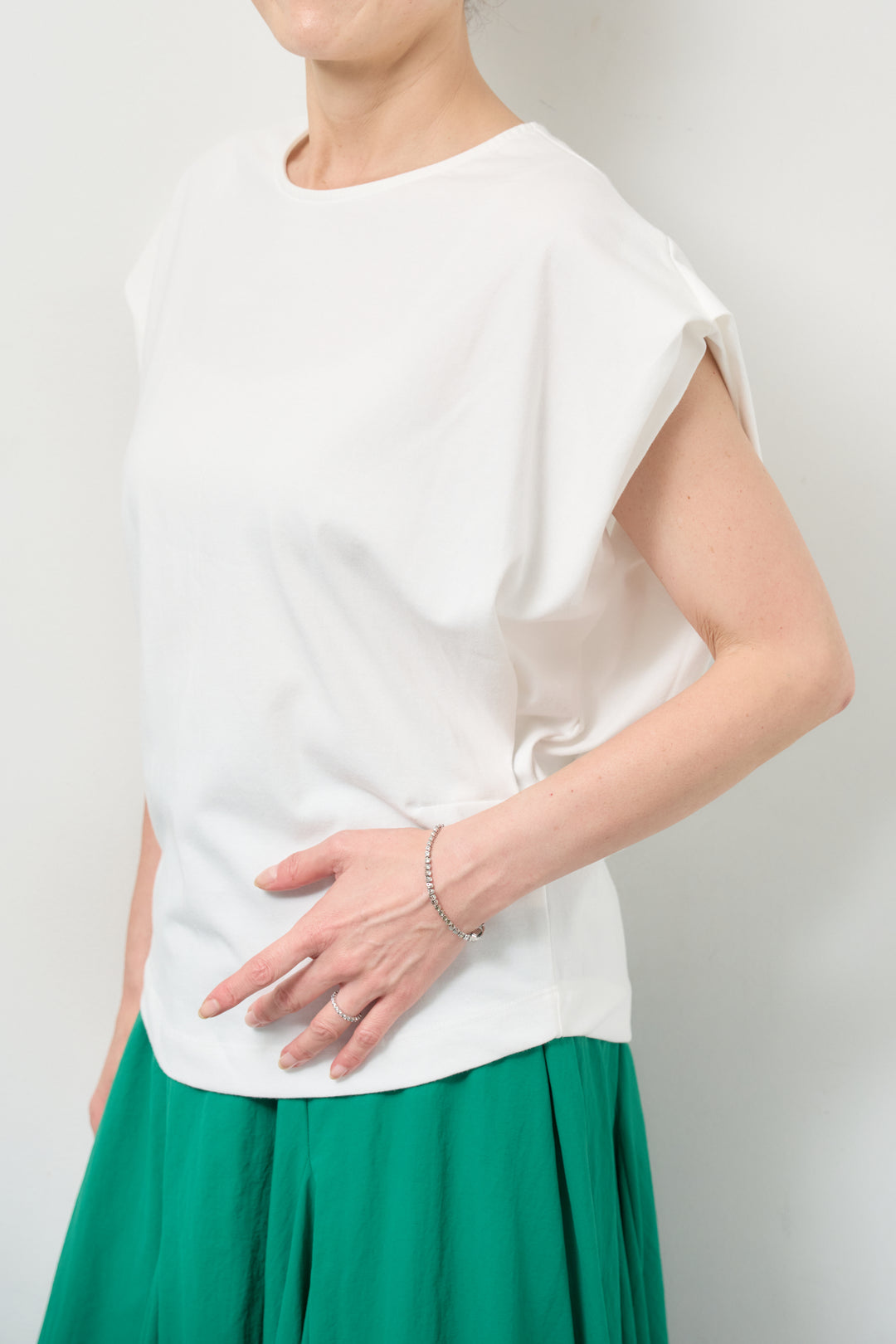 タックフレンチスリーブプルオーバー