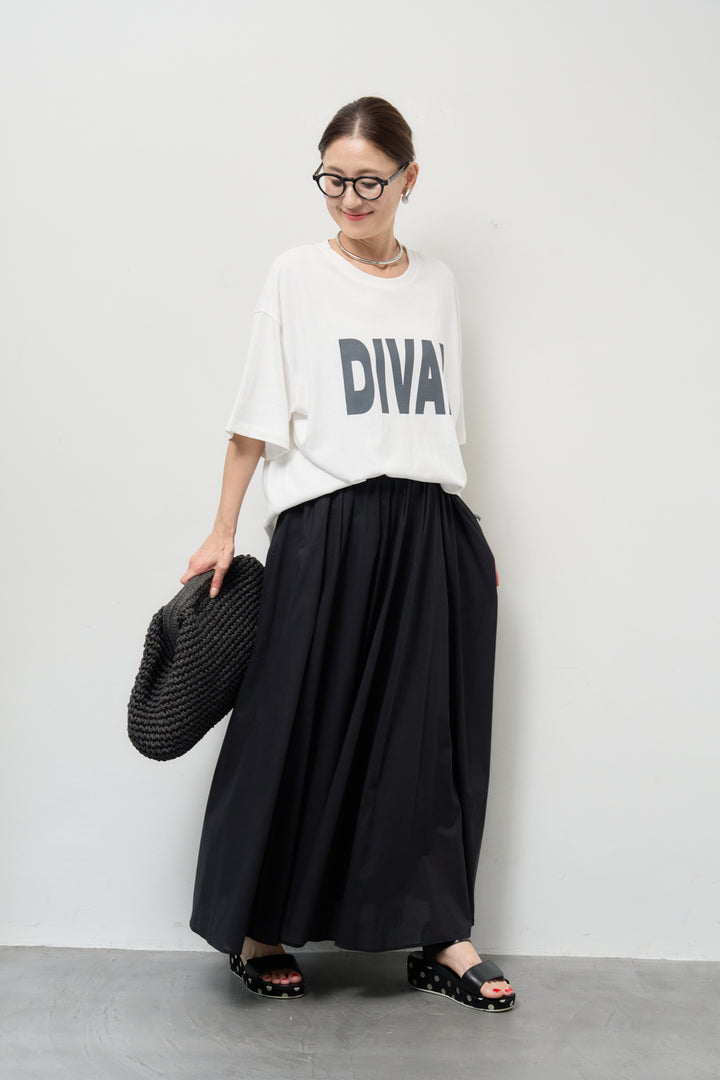 オーバーサイズDIVA Tシャツ