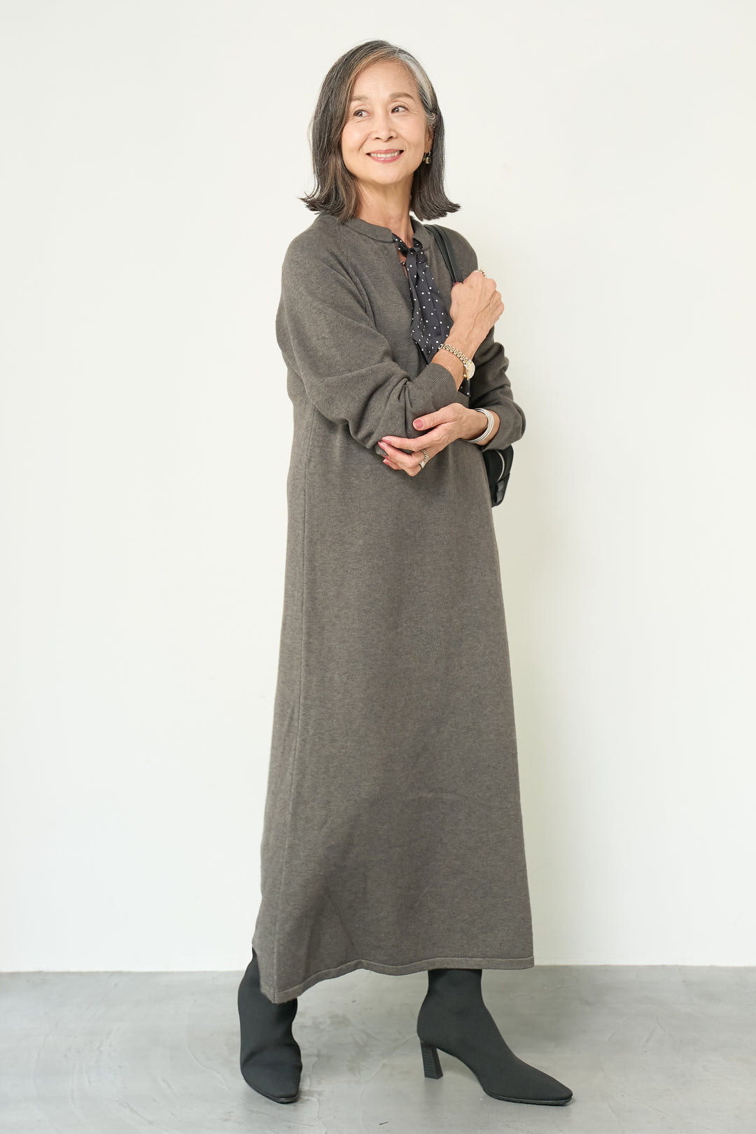 ドットリボンニットワンピース