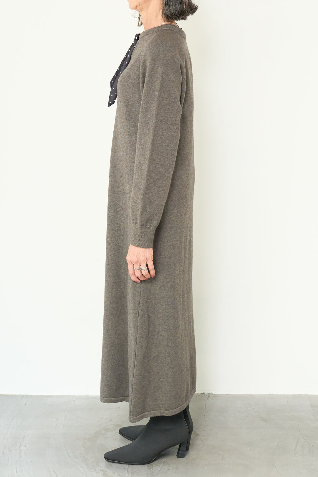 ドットリボンニットワンピース