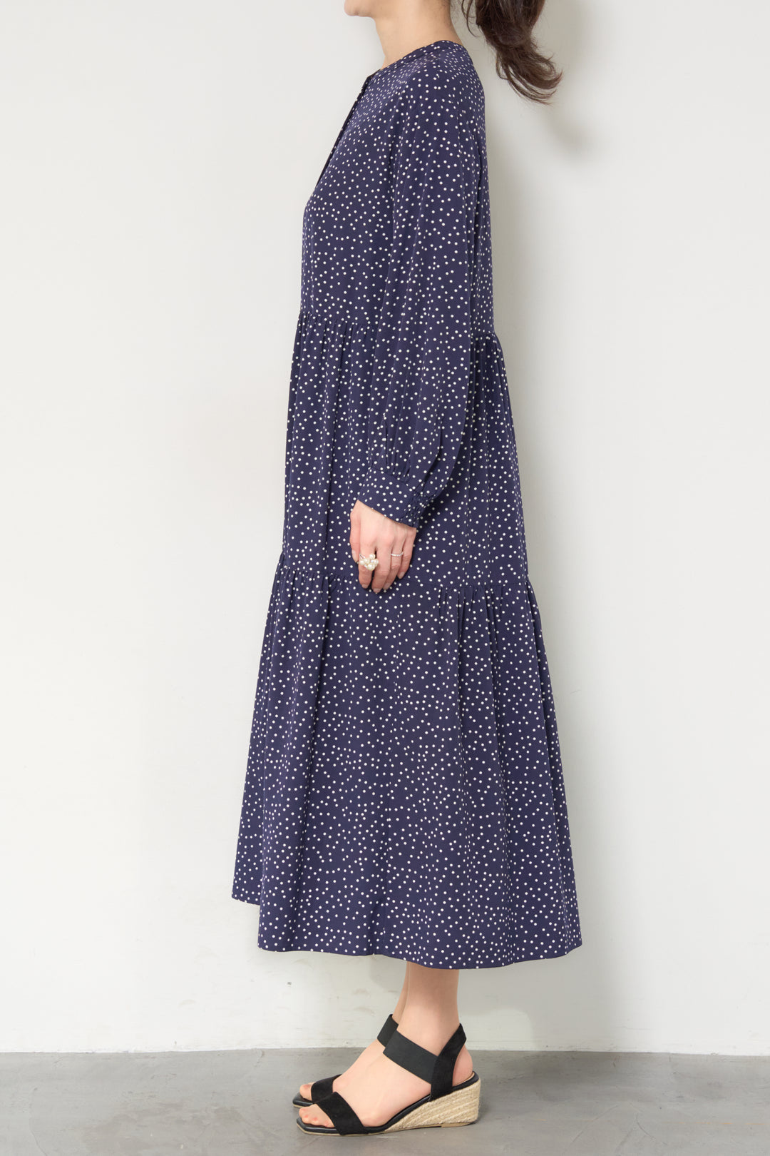 ドット柄ティアードワンピース