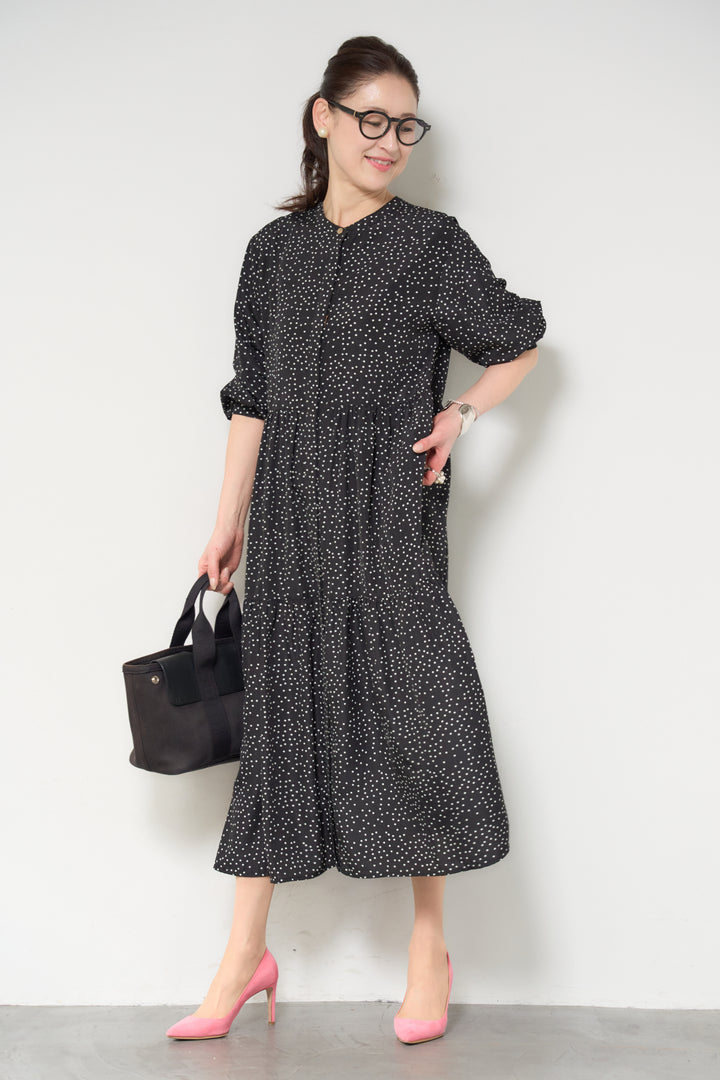 ドット柄ティアードワンピース