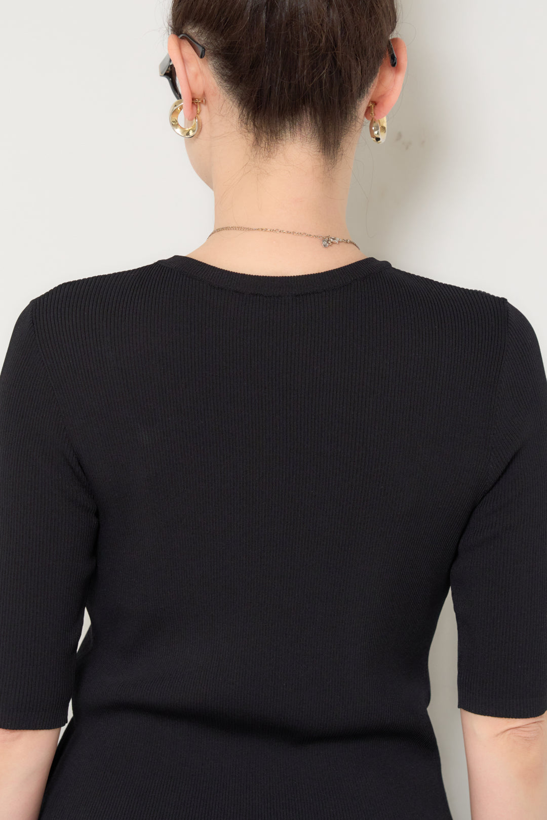 サラっと細リブニット