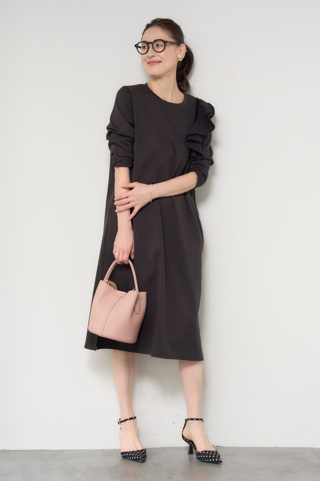 ショルダーフリルカットワンピース