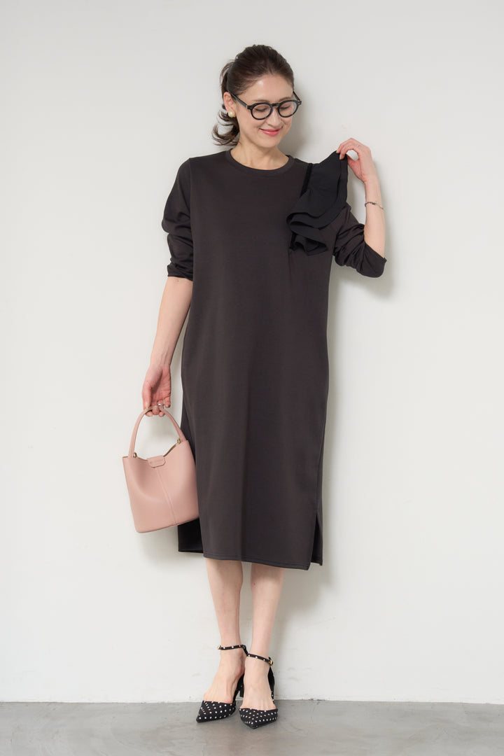 ショルダーフリルカットワンピース