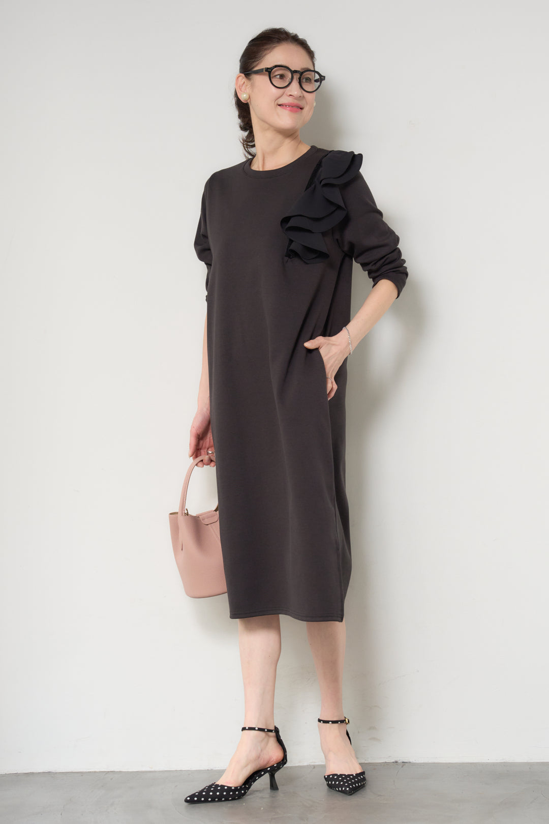 ショルダーフリルカットワンピース