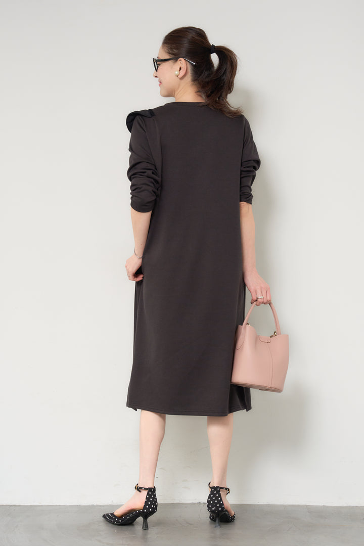 ショルダーフリルカットワンピース