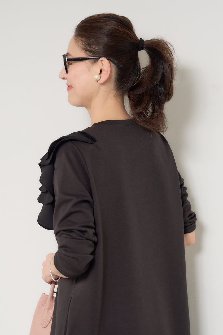 ショルダーフリルカットワンピース