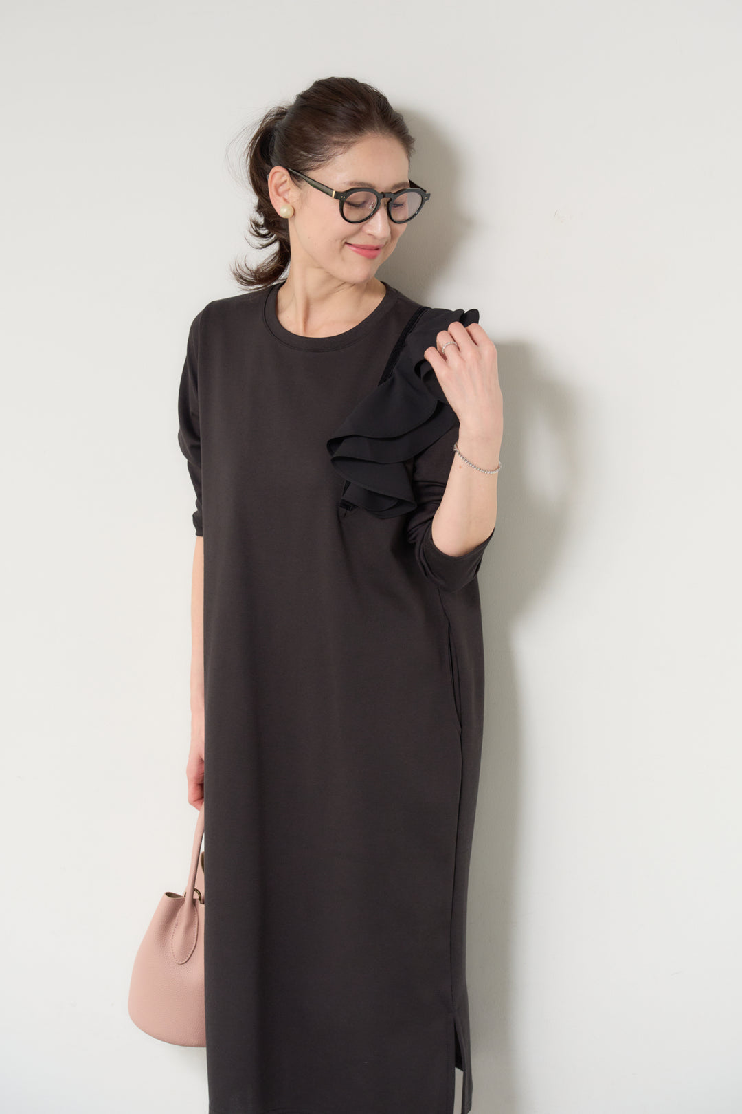 ショルダーフリルカットワンピース