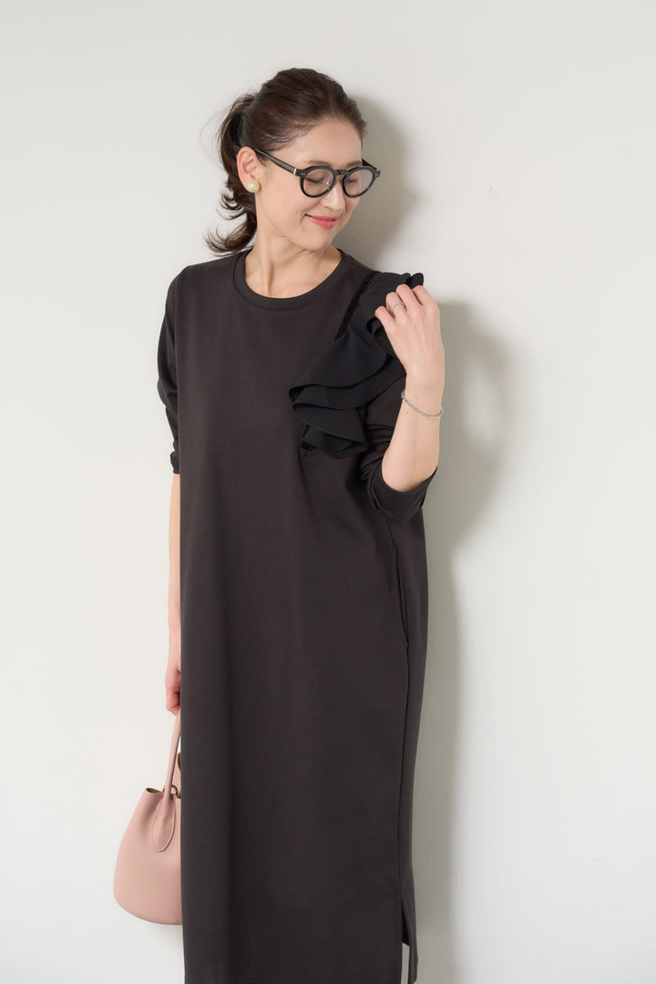 ショルダーフリルカットワンピース