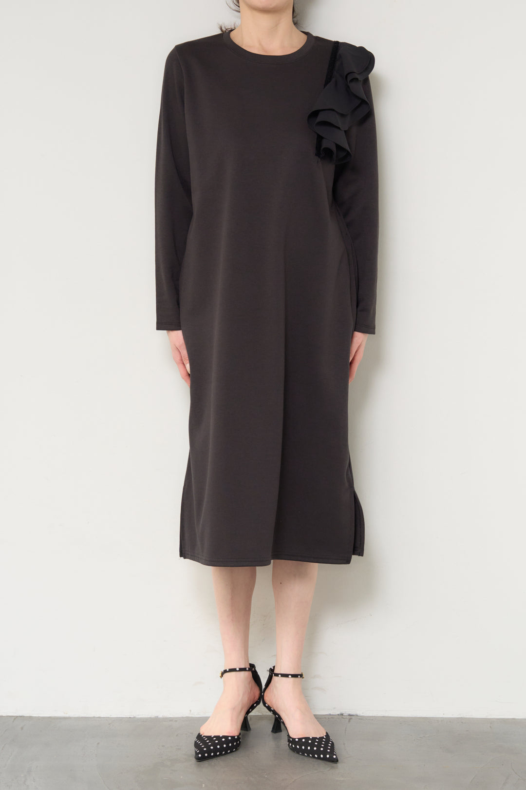 ショルダーフリルカットワンピース