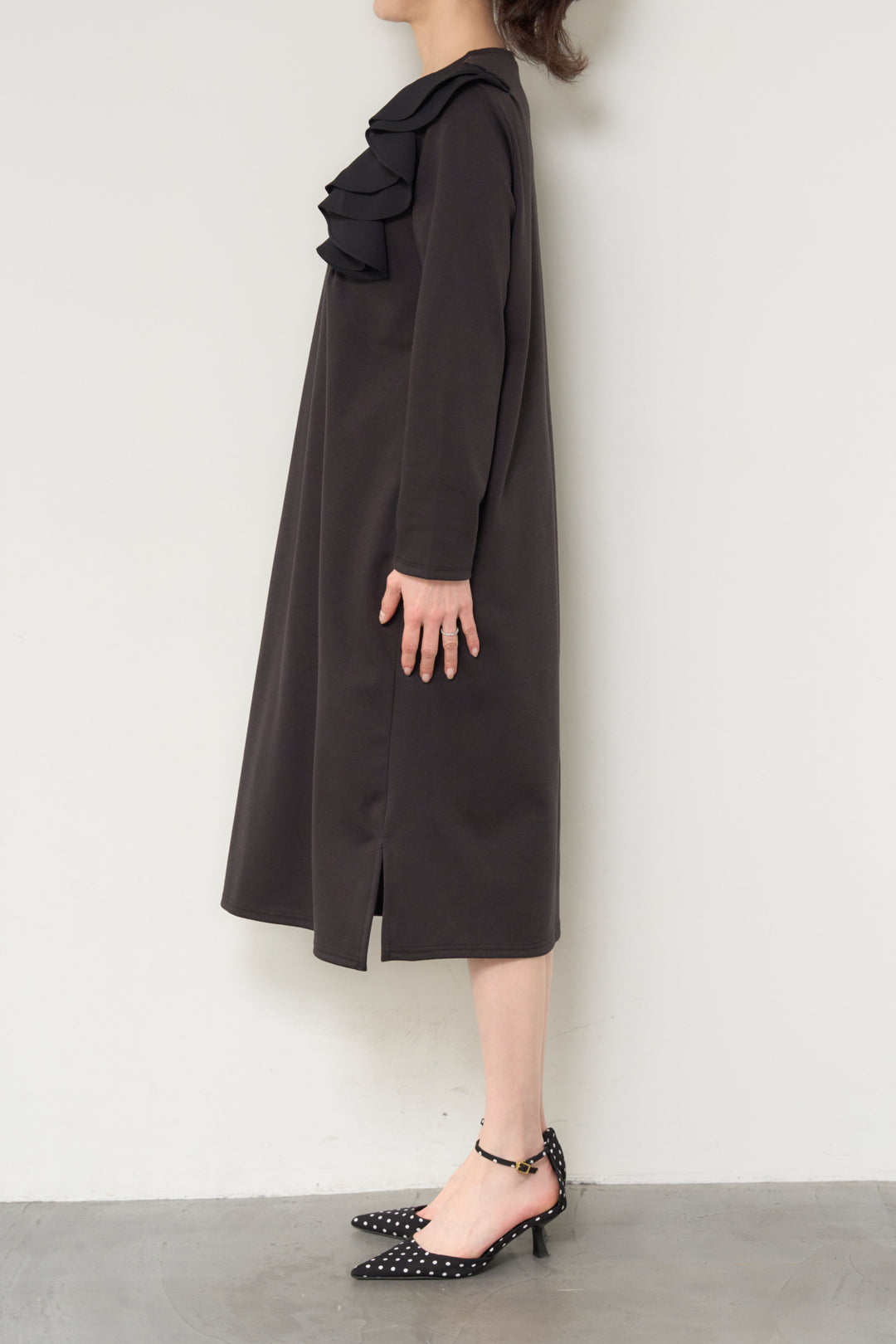 ショルダーフリルカットワンピース