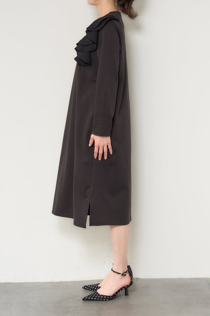 ショルダーフリルカットワンピース
