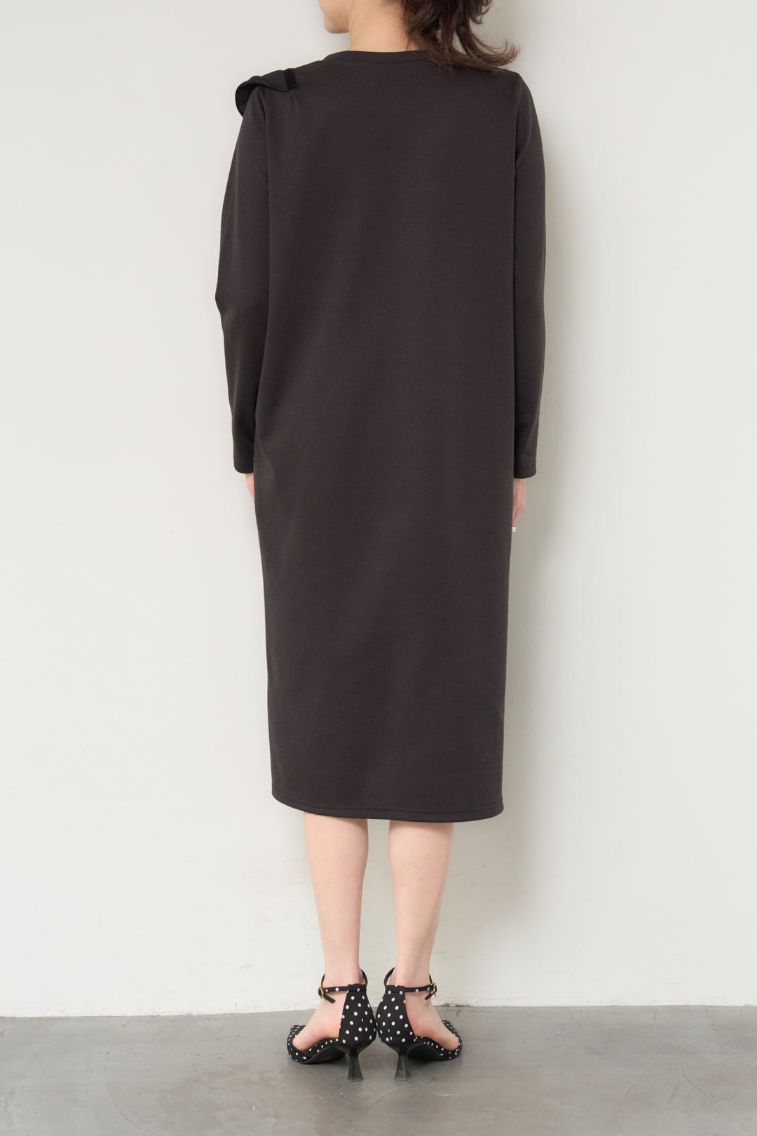 ショルダーフリルカットワンピース