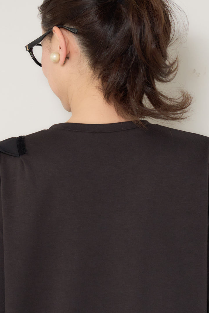 ショルダーフリルカットワンピース