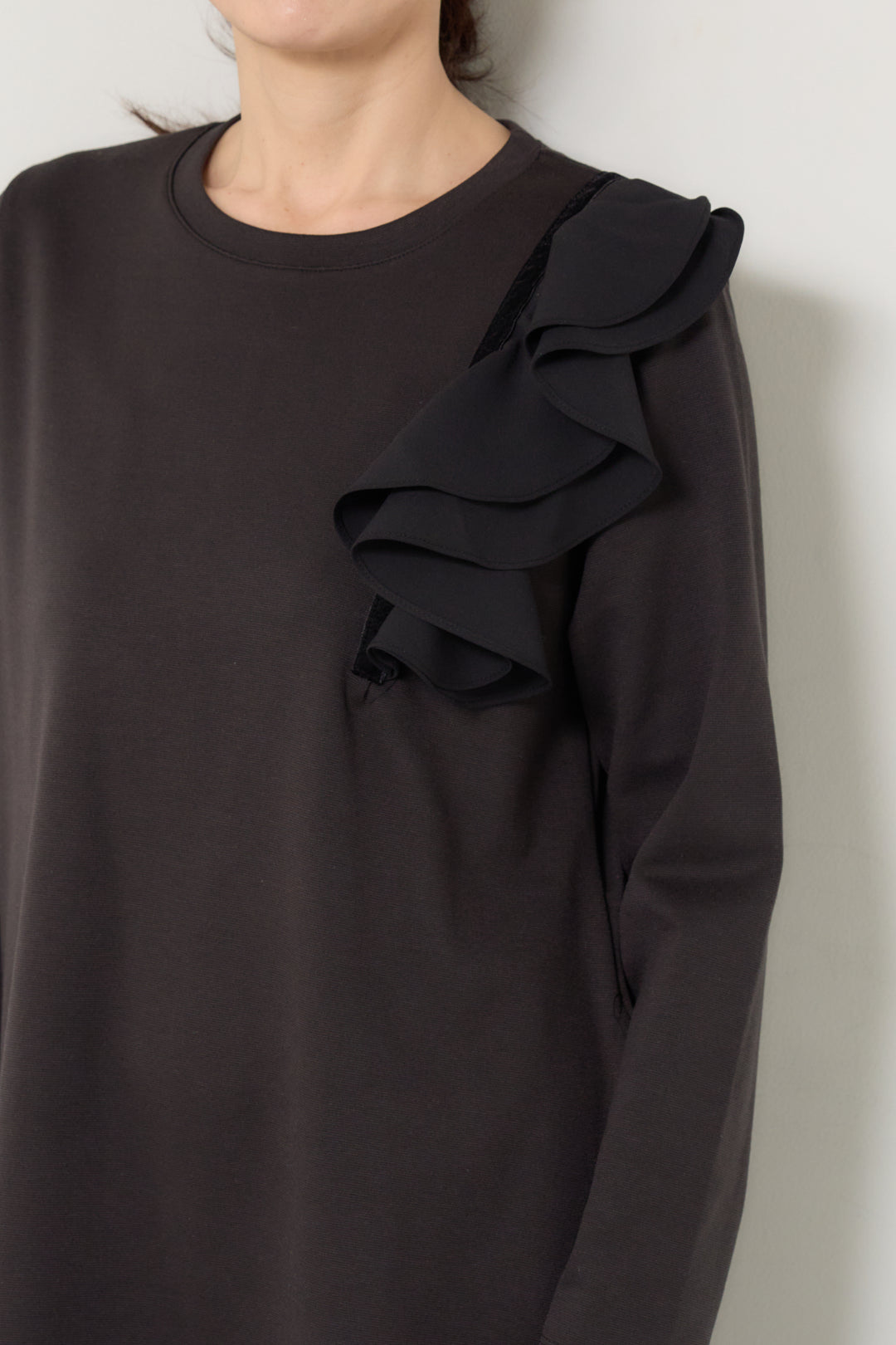 ショルダーフリルカットワンピース