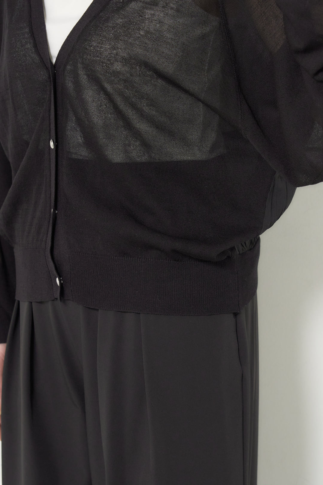 バック布帛切替シアーニットカーディガン