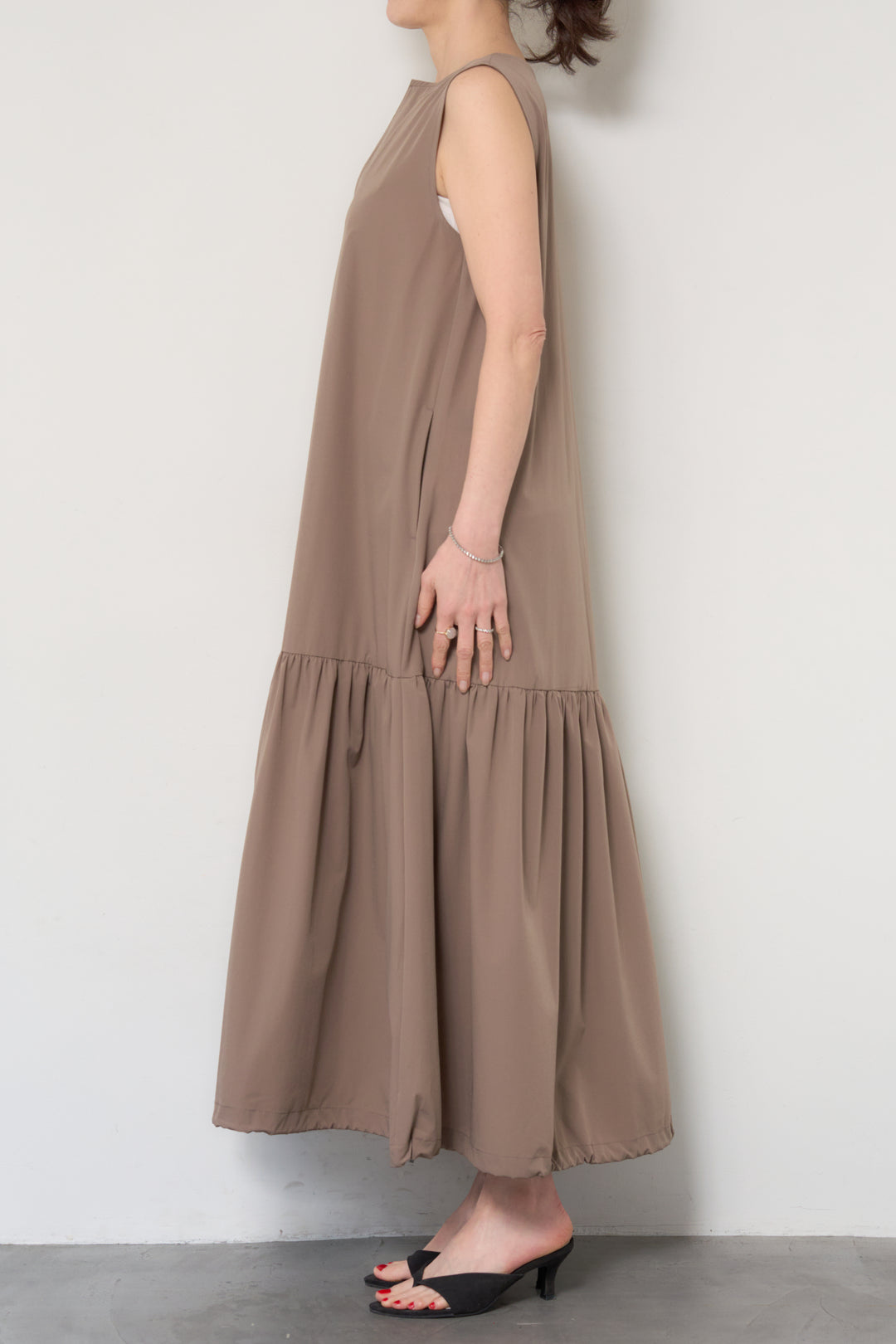 【接触冷感】2WAYヘム ノースリーブワンピース