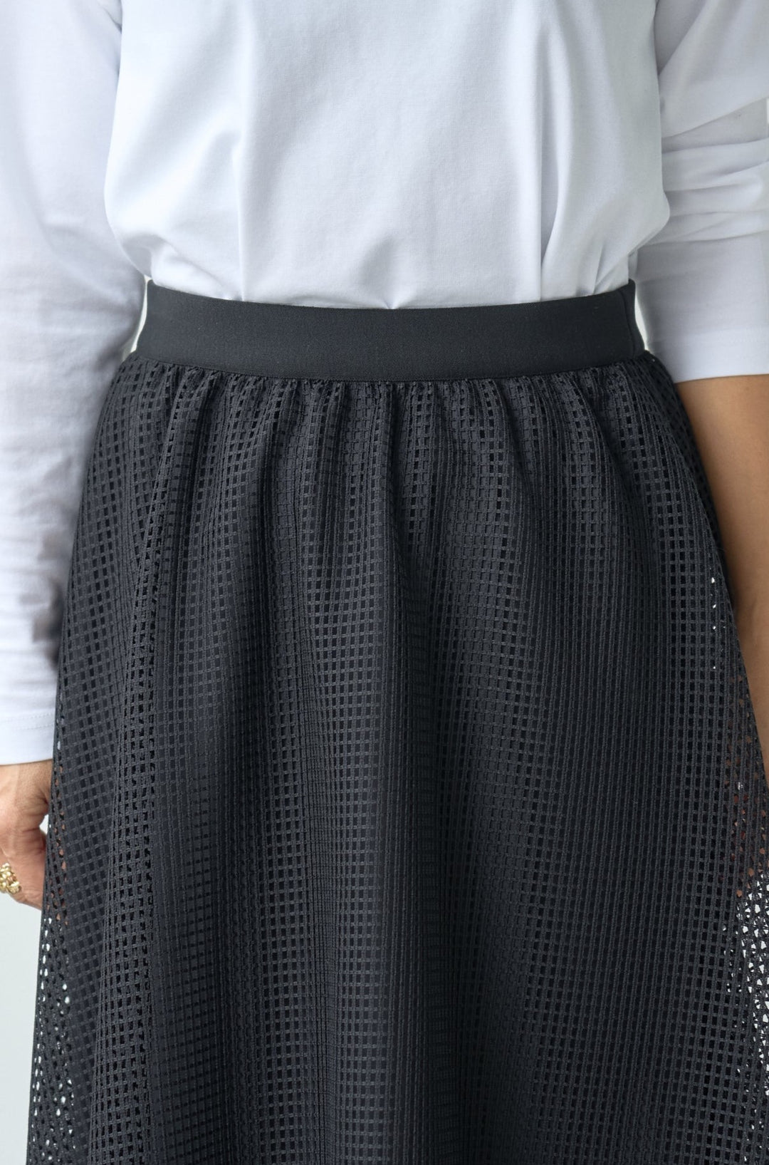 Square mesh check flare skirt